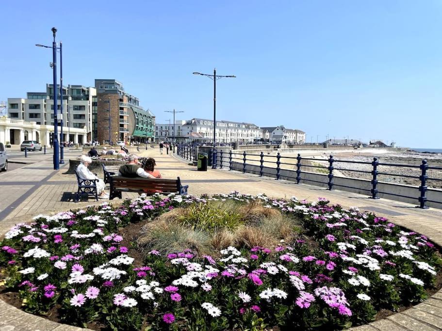 Luxury Porthcawl 1 Bedroom Apt, Prime Location Exterior foto
